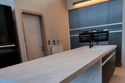 Bigger view of Interieurfolie / keukenwrap / traprenovatie